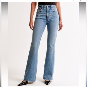 NWOT Abercrombie & Fitch 70’s Vintage Flare Ultra High Rise Jeans